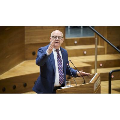 Vox exige la dimisión de Maeztu tras un pago de más de 60.000 euros sin contrato a un centro de menas