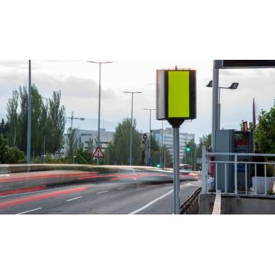Se da a la fuga cuando la policía le para en Navarra por pasar a gran velocidad por un radar y en la huida le vuelve a saltar