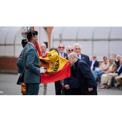 VÍDEO | Pamplona se vuelca en el aniversario de la Guardia Civil con reconocimientos y recuerdo a los caídos en servicio