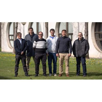 El invento de un grupo de empresas navarras para reciclar palas de aerogenerador sin sacarlas del parque eólico