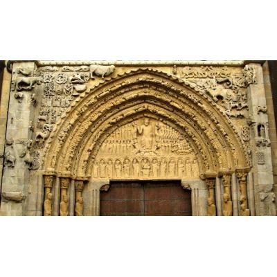 El secreto vikingo de un pueblo de Navarra: por qué un dragón nórdico se esconde en una iglesia del Camino de Santiago