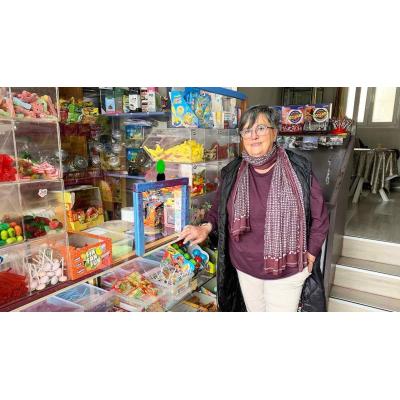 Cierra la tienda de chuches que ha endulzado a tres generaciones distintas en un pueblo de Navarra