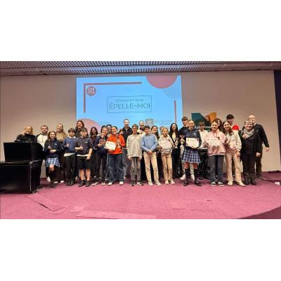 El concurso de deletreo en francés que ha llenado de estudiantes el Colegio de Médicos de Navarra