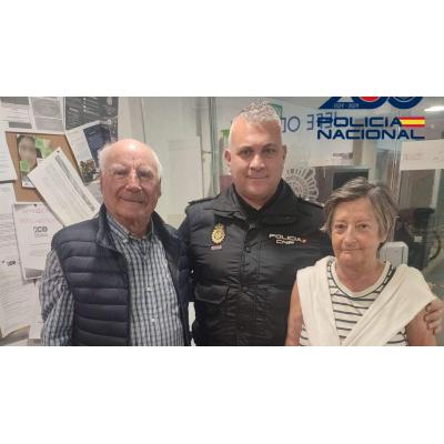 Un policía nacional de Pamplona salva la vida a un hombre atragantado en una gasolinera de Teruel