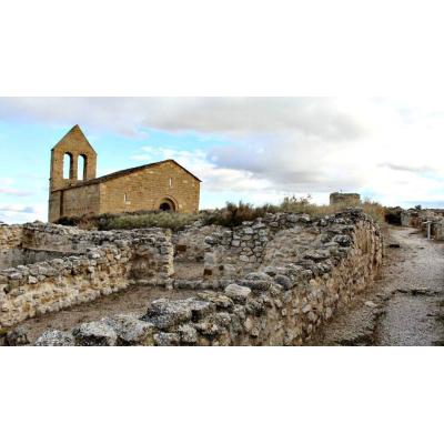El pueblo de Navarra que desapareció en un solo día pero aún puedes visitar sus calles intactas