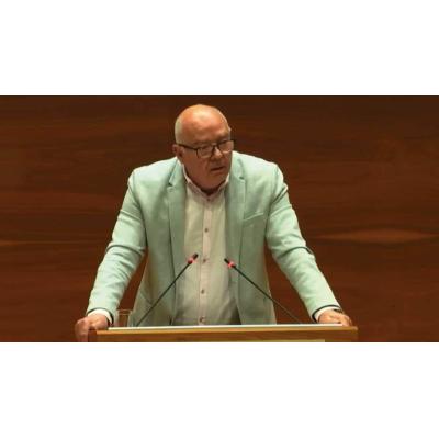 Vox recuerda en el Parlamento el pasado etarra de Araiz y Bildu le responde llamándole "elemento"
