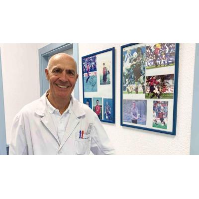 El médico que cuidó a Osasuna 17 años se jubila en Pamplona: "Quiero hacer el Camino de Santiago"