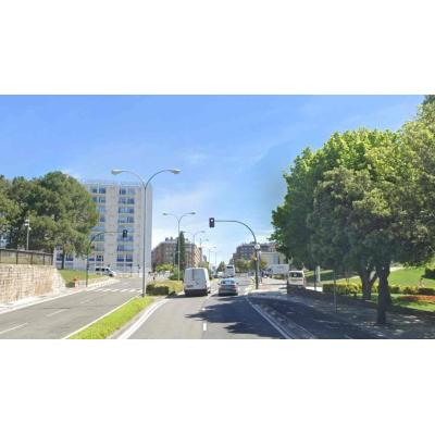 Acordonan la avenida Pío XII de Pamplona por la aparición de un objeto sospechoso junto a la Clínica Universidad de Navarra