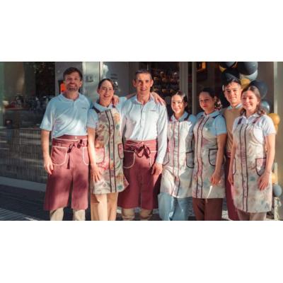 La familia navarra que triunfa con los quesos en su restaurante de Madrid: "Hemos cumplido un año"