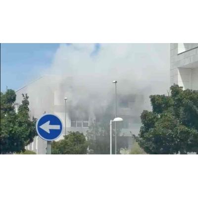 VÍDEO | Un pavoroso incendio obliga a desalojar un edificio de viviendas en un pueblo de Navarra