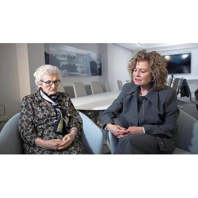 Victoria, 96 años, tras volver a oír de nuevo gracias a la Clínica Universidad de Navarra: "Cambió mi vida radical"