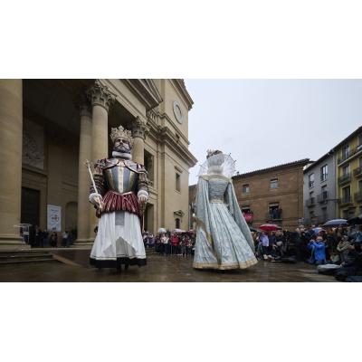 El primer paseo de los gigantes de la Catedral por Pamplona: horarios y recorrido