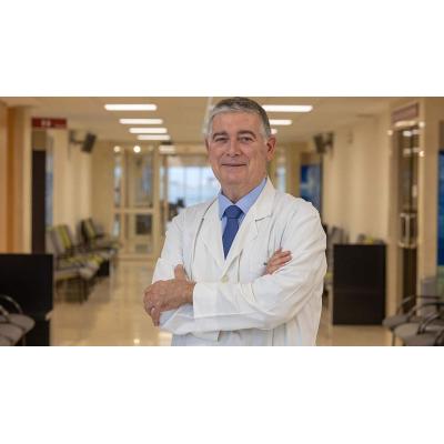 El médico vinculado desde 1994 a la Clínica Universidad de Navarra que asume ahora un departamento clave