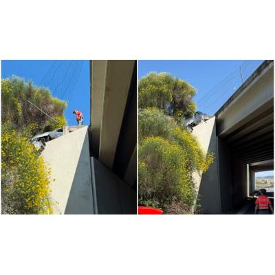 Un conductor se libra por poco de caer por un viaducto tras salirse de la A-12 en Navarra por culpa del sueño