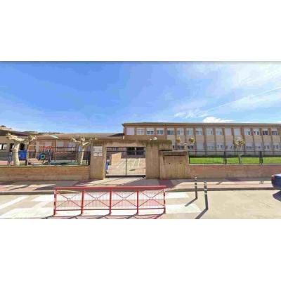 El colegio de Navarra que blinda sus aulas contra el calor del verano con energía solar