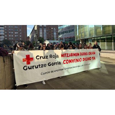 La plantilla de Cruz Roja Navarra denuncia incertidumbre laboral: “Menos torear y más negociar”