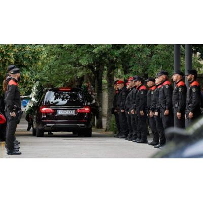El Gobierno de Navarra concede su máxima distinción a los cinco policías forales fallecidos en un accidente de tráfico